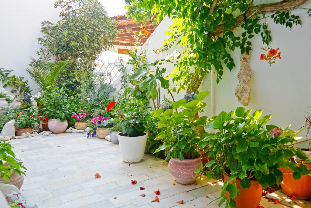 Hotel Sanoudos Naxos City Exterior foto