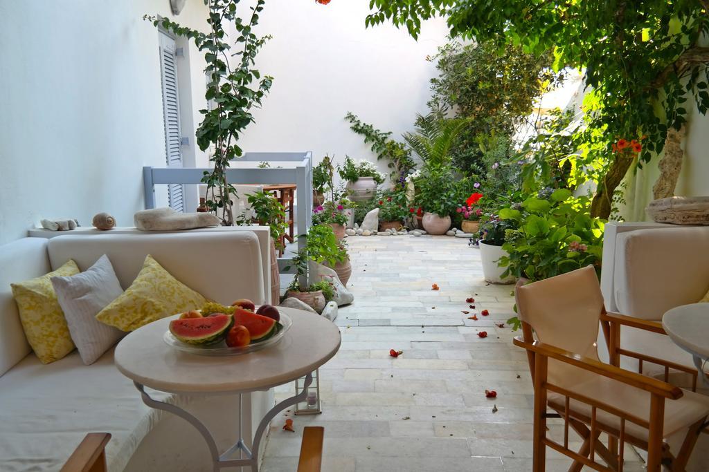 Hotel Sanoudos Naxos City Exterior foto