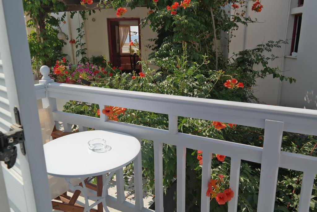 Hotel Sanoudos Naxos City Habitación foto
