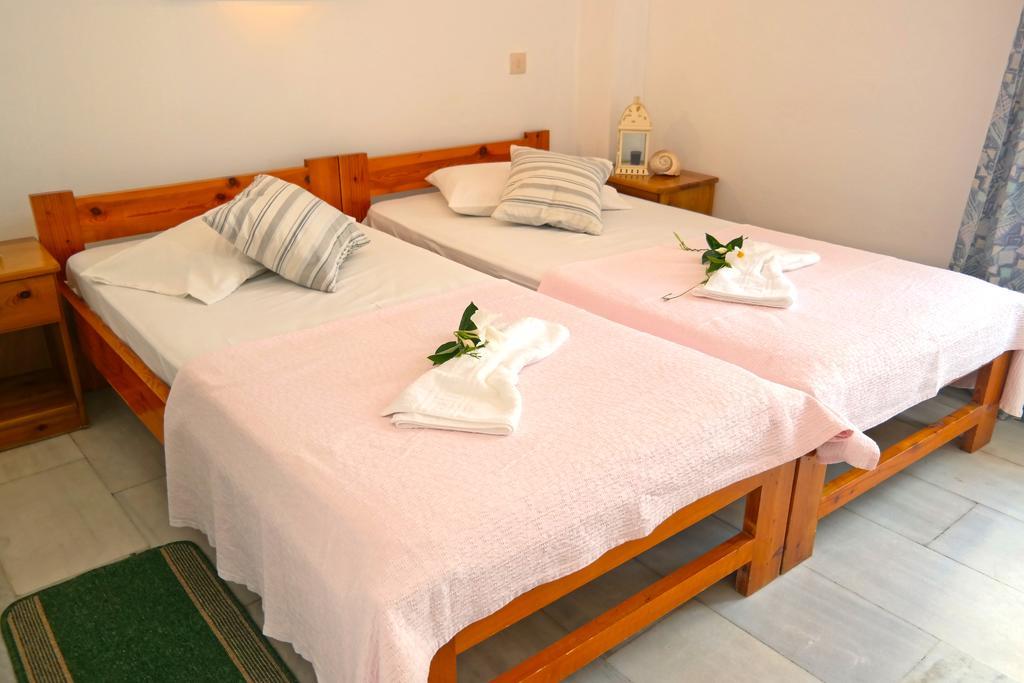 Hotel Sanoudos Naxos City Habitación foto